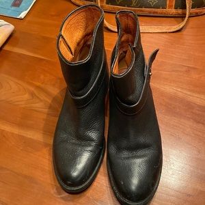 Beautiful, elegant boots, durable, leather